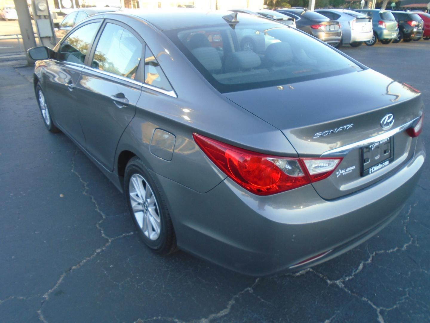 2012 Hyundai Sonata (5NPEB4AC3CH) , located at 6112 N Florida Avenue, Tampa, FL, 33604, (888) 521-5131, 27.954929, -82.459534 - Photo#4